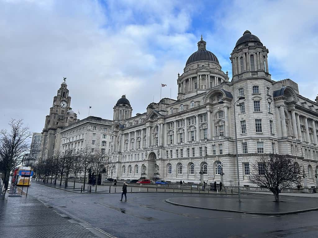Iconic Building Cleaning Stone facade cleaning