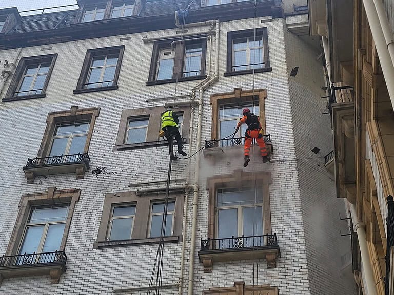 Abseil facade cleaning London